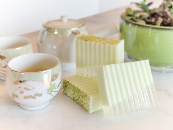 DRAGON TEA: Blueberry Lemon Jasmine Tea Shea Butter Soap Bar