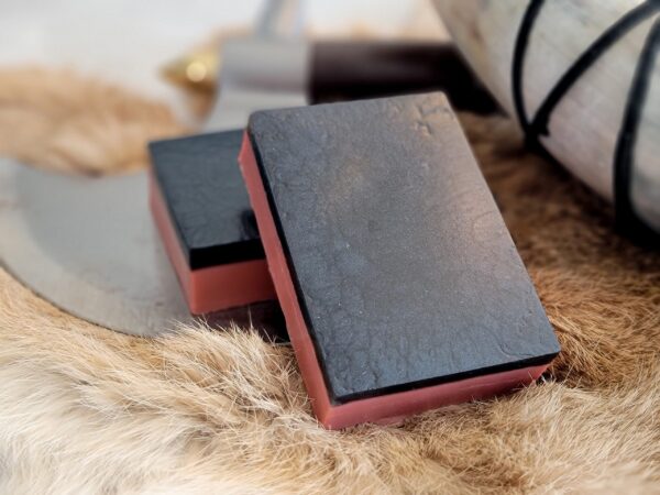 EIKTHYR'S RACK: Spiced Rum and Sweet Orange Shea Butter Soap