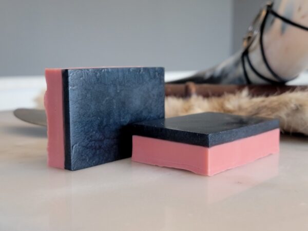 EIKTHYR'S RACK: Spiced Rum and Sweet Orange Shea Butter Soap