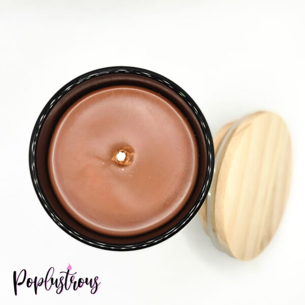 Immerse yourself in your next adventure with our Rustic Library Scented Candle. Enter a magical world with notes of Red Cedar, Mahogany & Fresh Cotton.